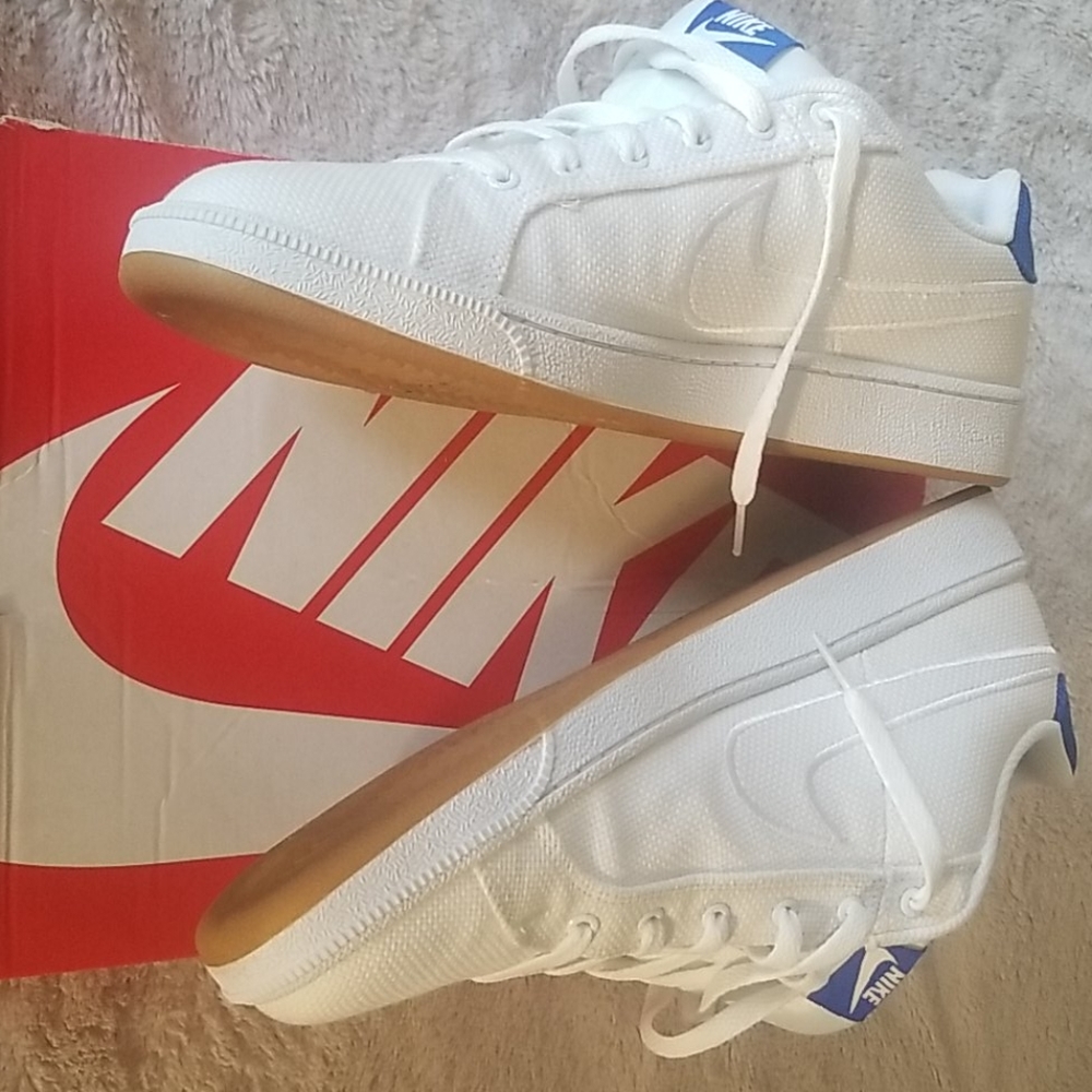 Nike - Picture 5 of 6